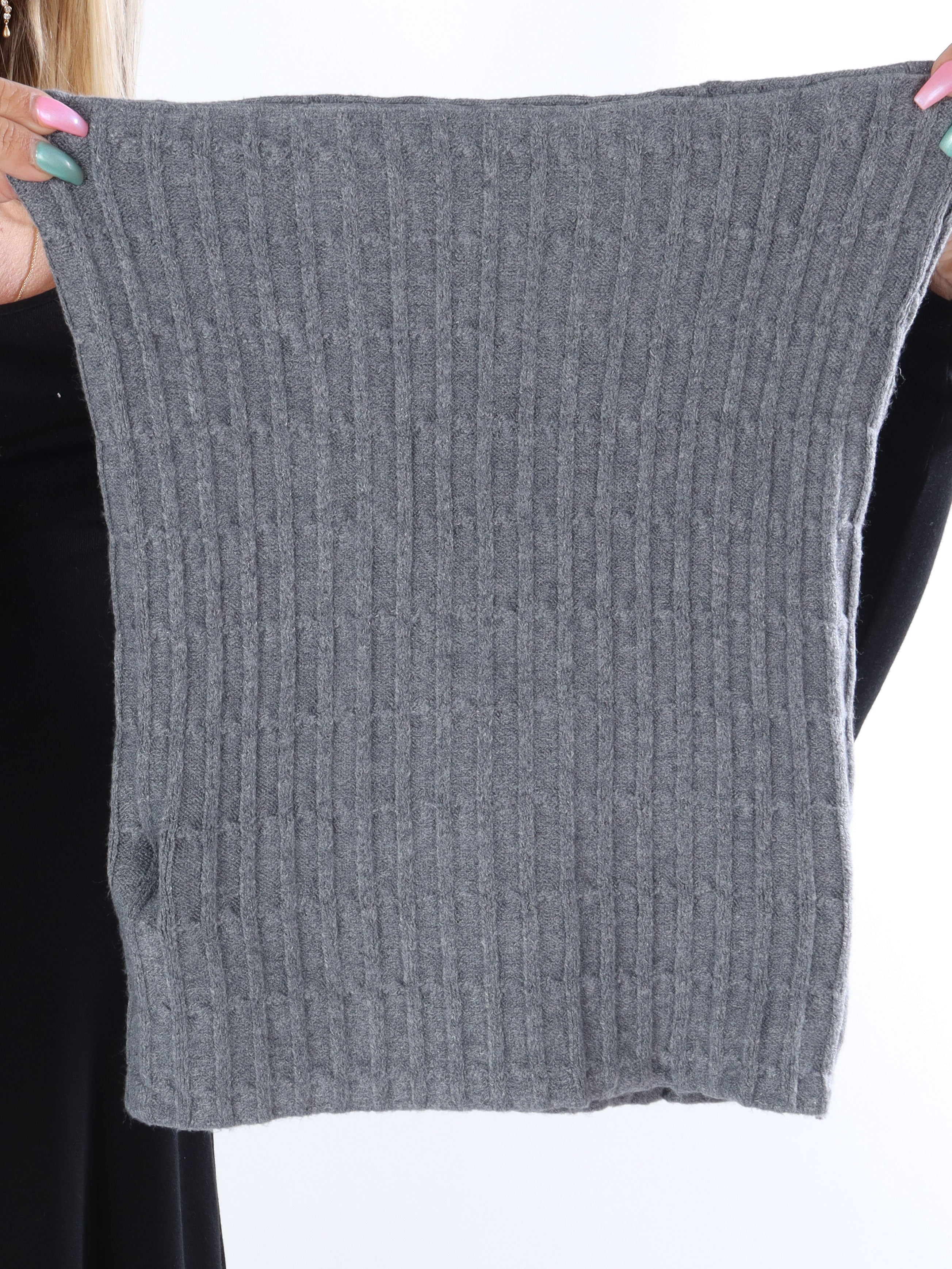 Elia - Lækker blød halsedisse